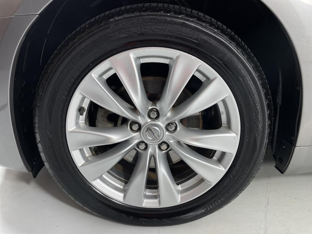 Photo '10' of Nissan Fuga