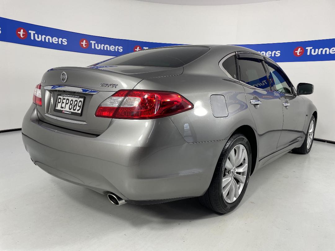 Photo '7' of Nissan Fuga