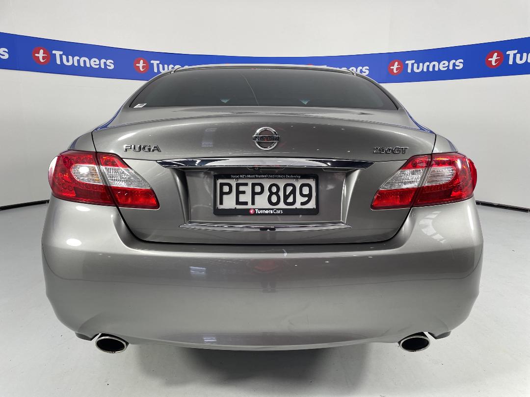 Photo '6' of Nissan Fuga