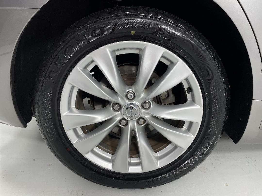 Photo '12' of Nissan Fuga