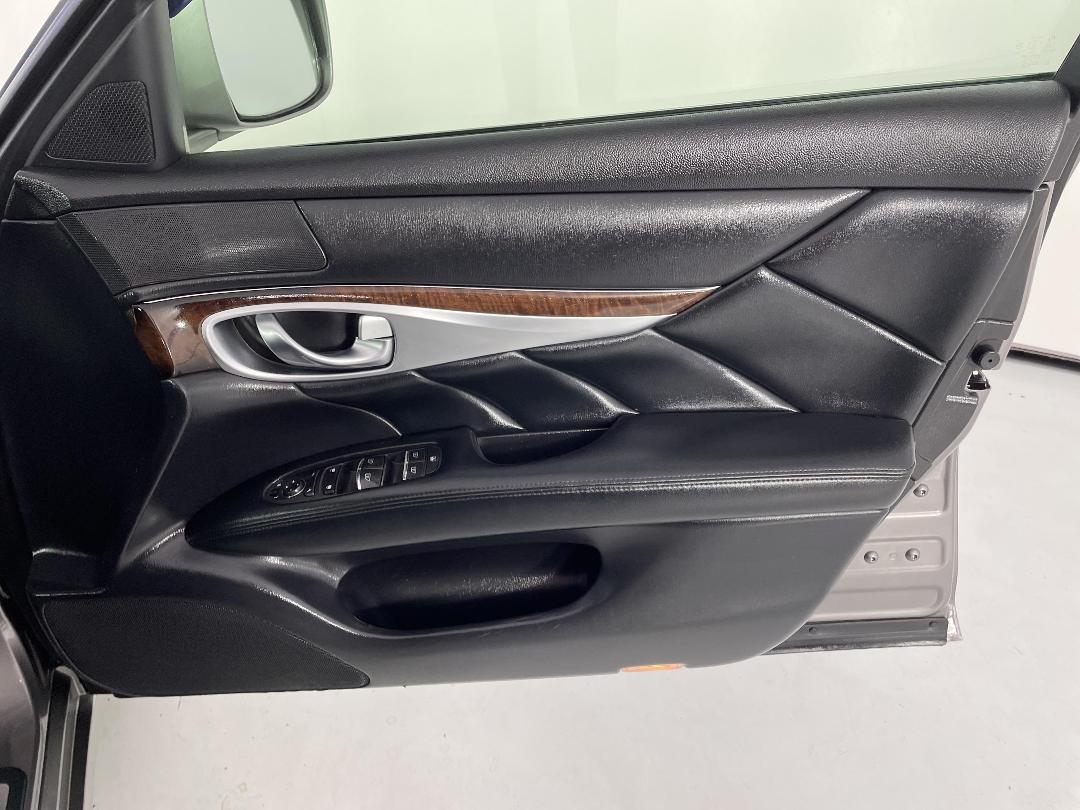 Photo '15' of Nissan Fuga