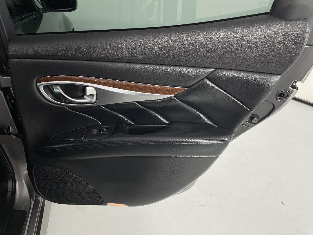 Photo '19' of Nissan Fuga