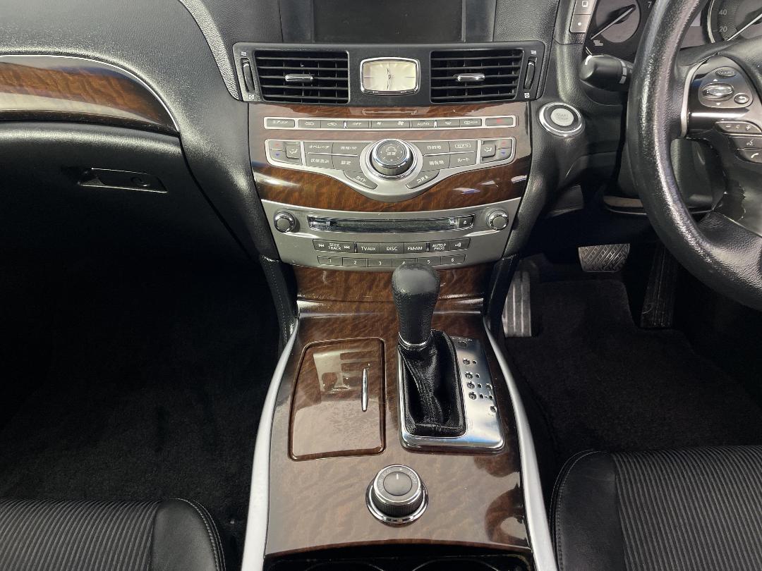 Photo '18' of Nissan Fuga