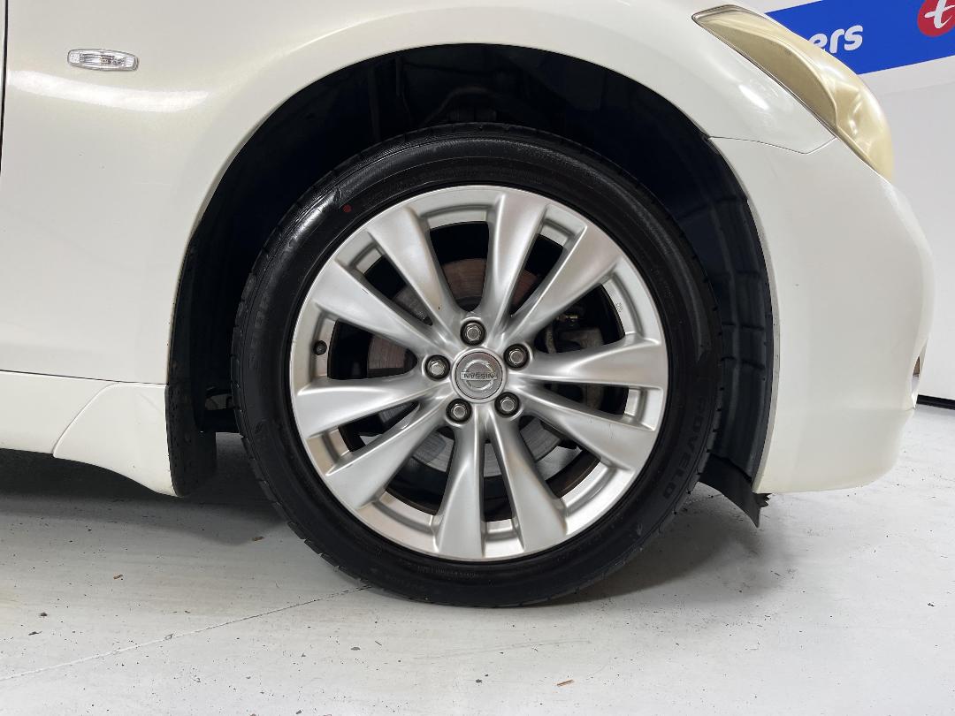 Photo '9' of Nissan Fuga