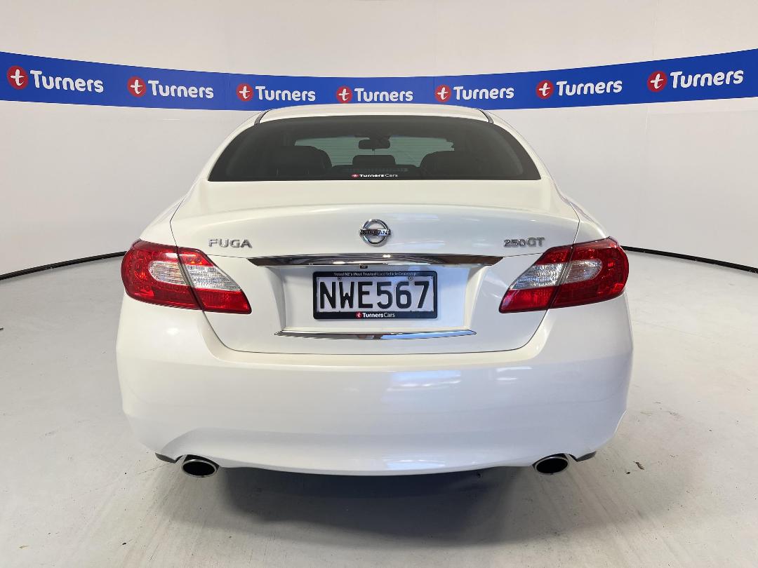 Photo '6' of Nissan Fuga