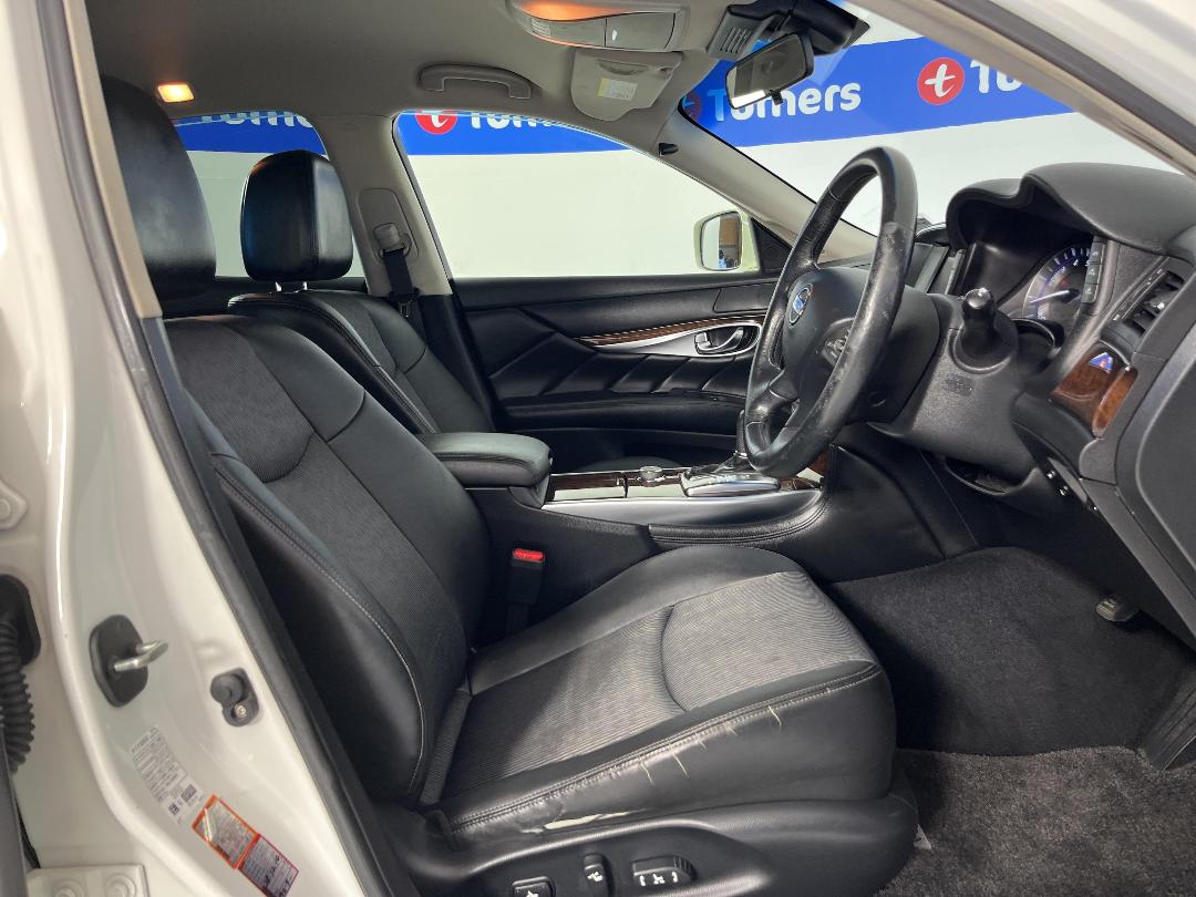 Photo '16' of Nissan Fuga