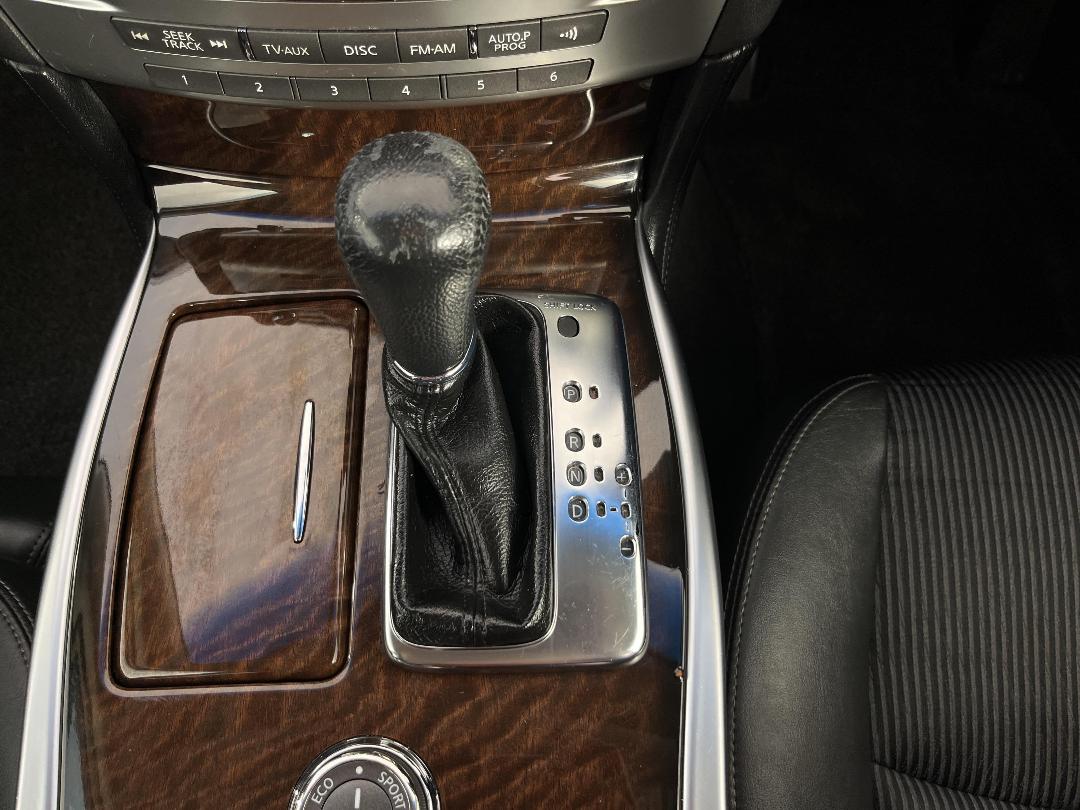 Photo '29' of Nissan Fuga