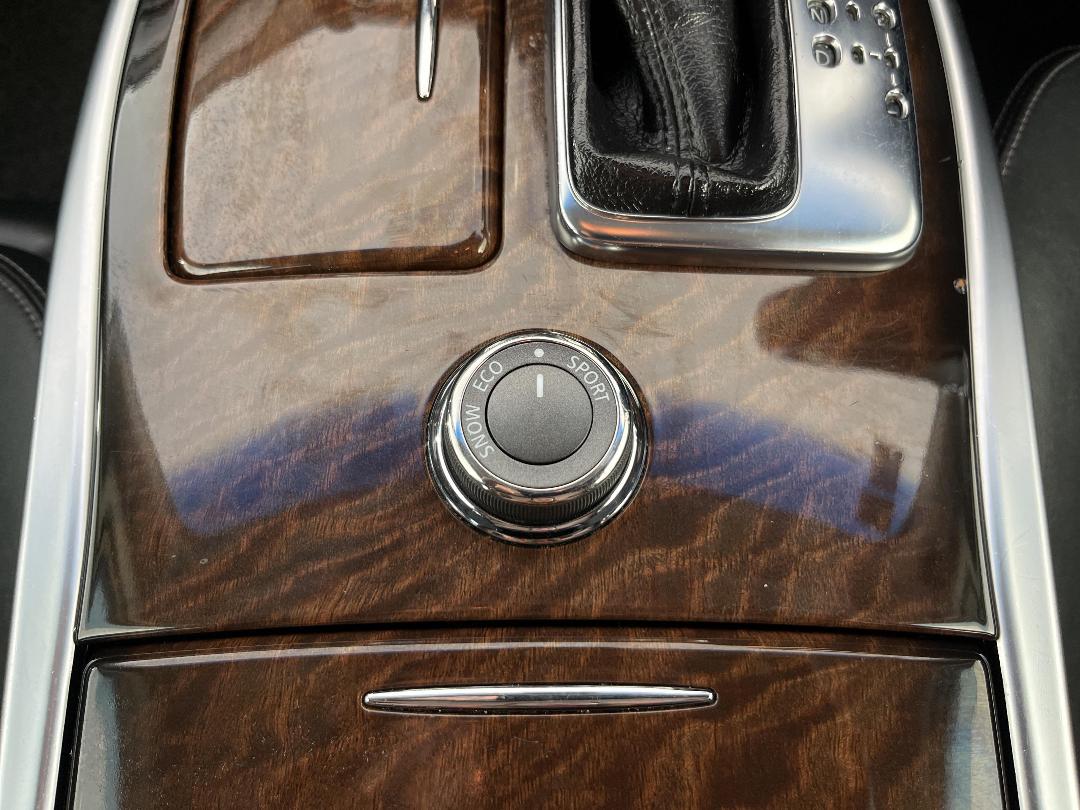 Photo '30' of Nissan Fuga