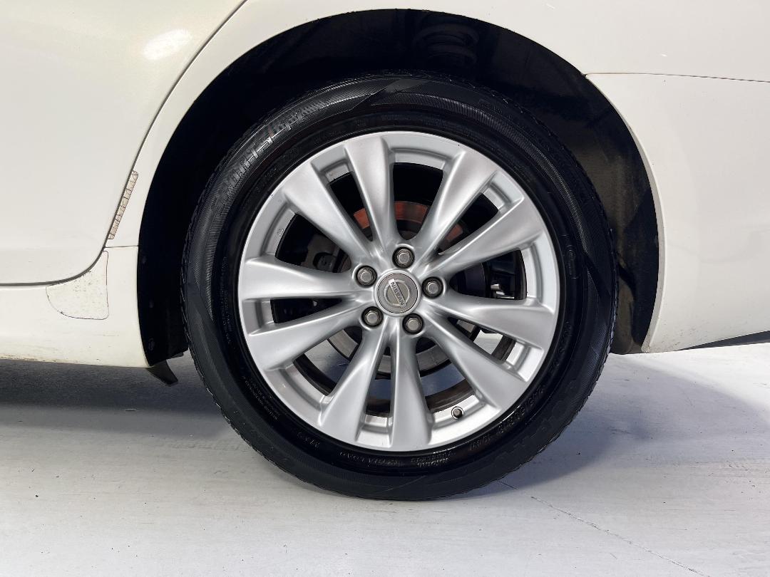 Photo '11' of Nissan Fuga