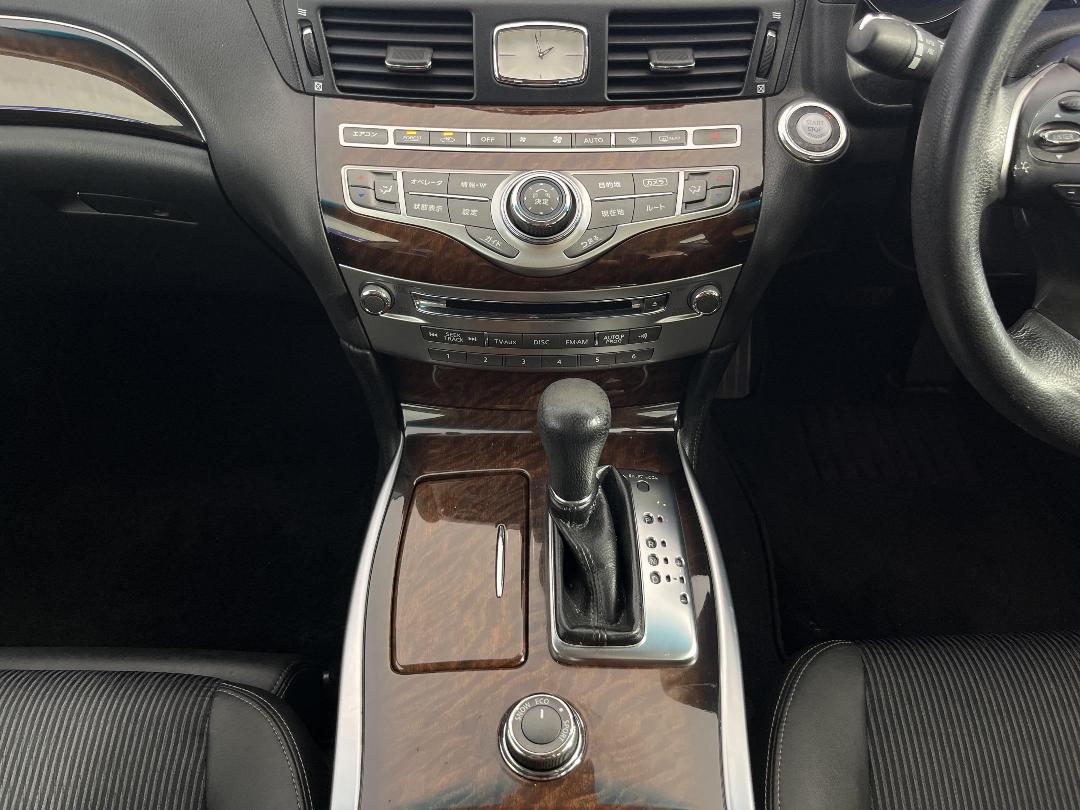 Photo '18' of Nissan Fuga