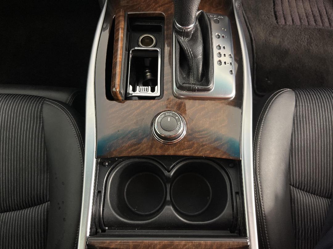 Photo '32' of Nissan Fuga