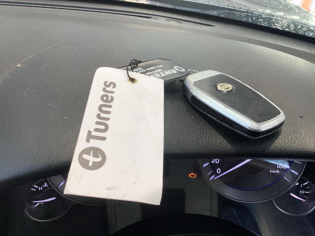 Photo '12' of Nissan Fuga