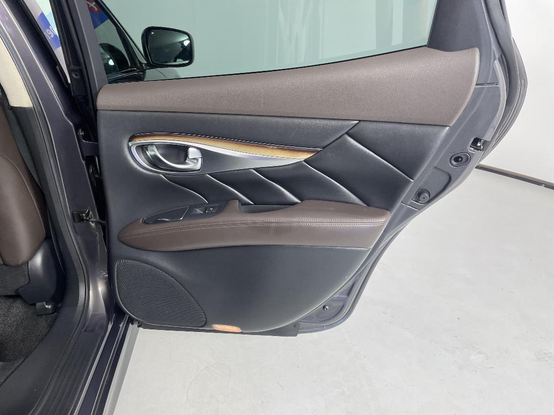 Photo '19' of Nissan Fuga Photo '19' of Nissan Fuga