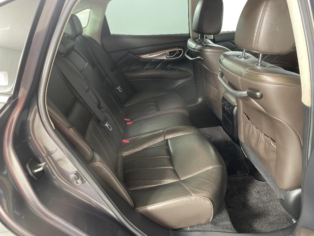 Photo '20' of Nissan Fuga Photo '20' of Nissan Fuga