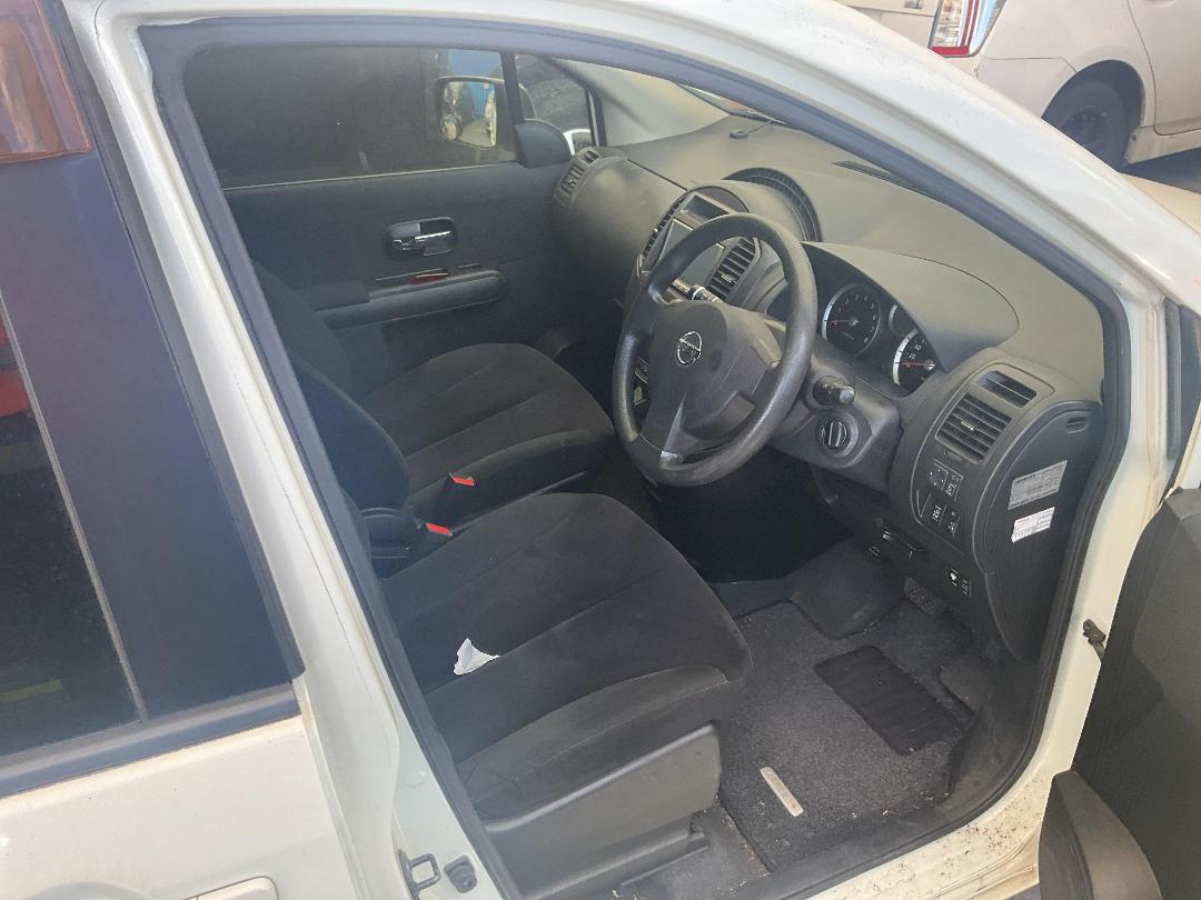 Photo '19' of Nissan Lafesta Photo '19' of Nissan Lafesta