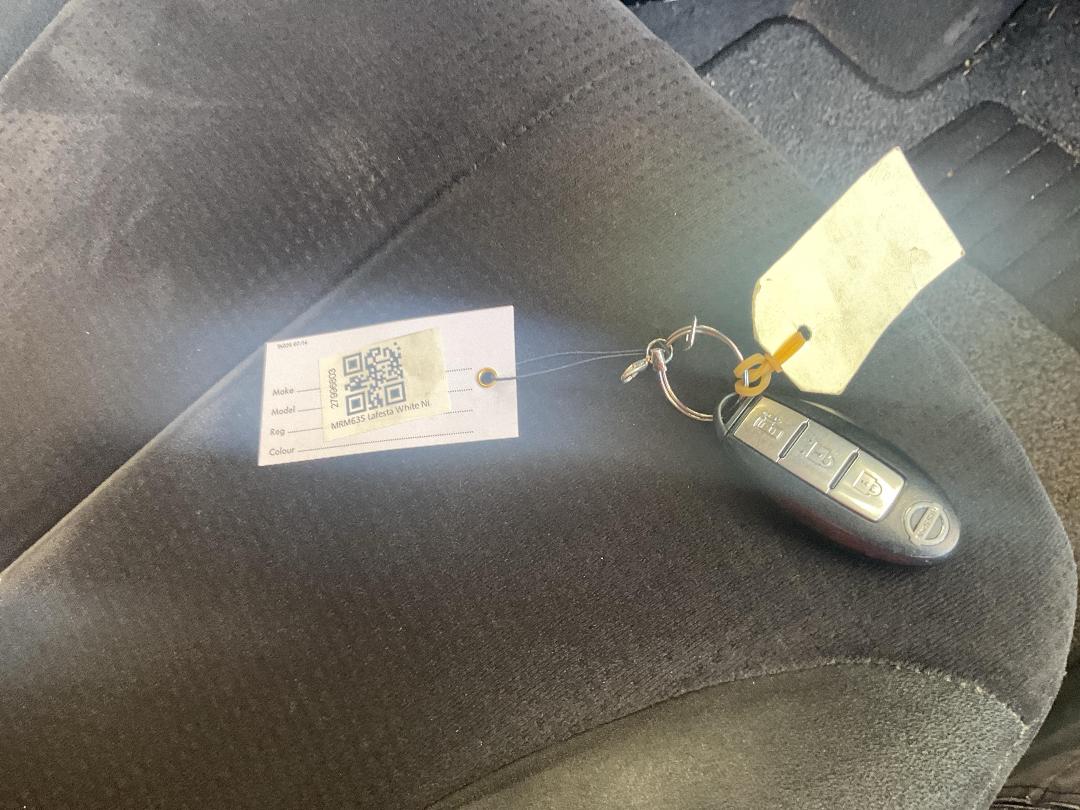 Photo '18' of Nissan Lafesta Photo '18' of Nissan Lafesta