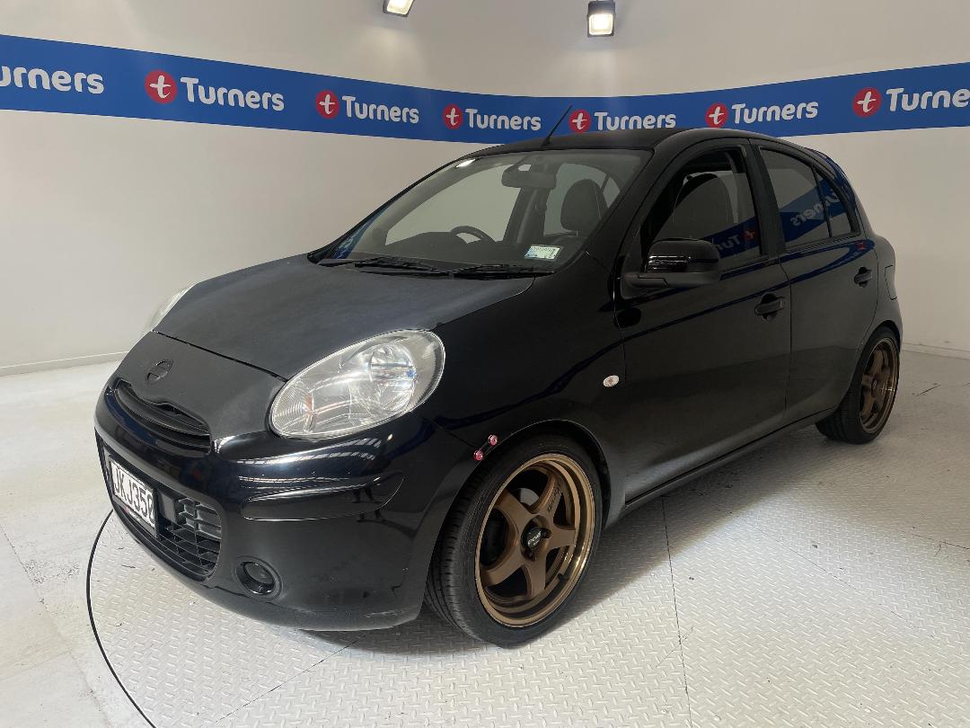 Photo '4' of Nissan March