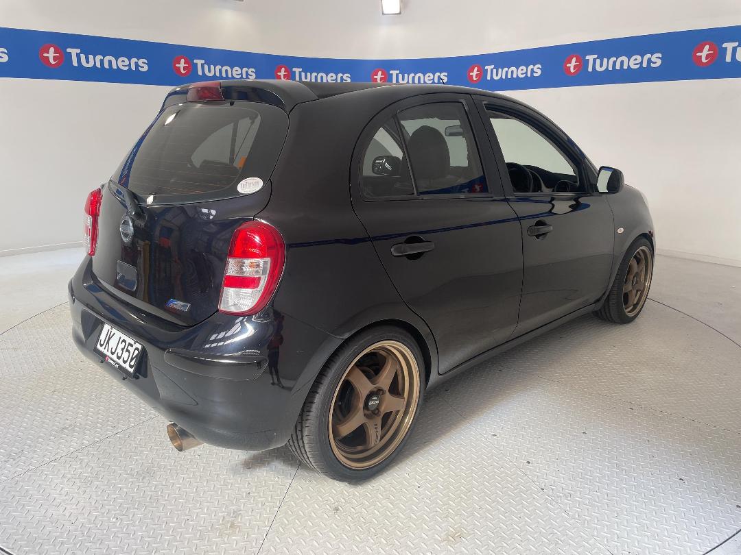 Photo '7' of Nissan March