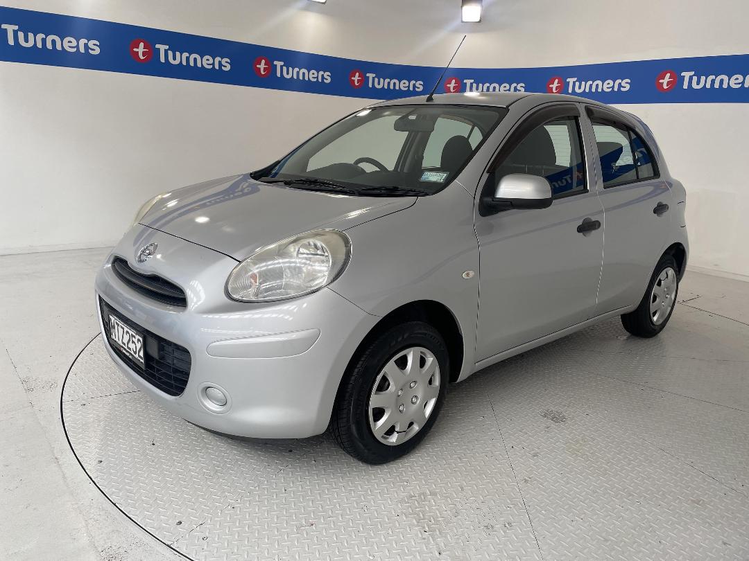 Photo '4' of Nissan March