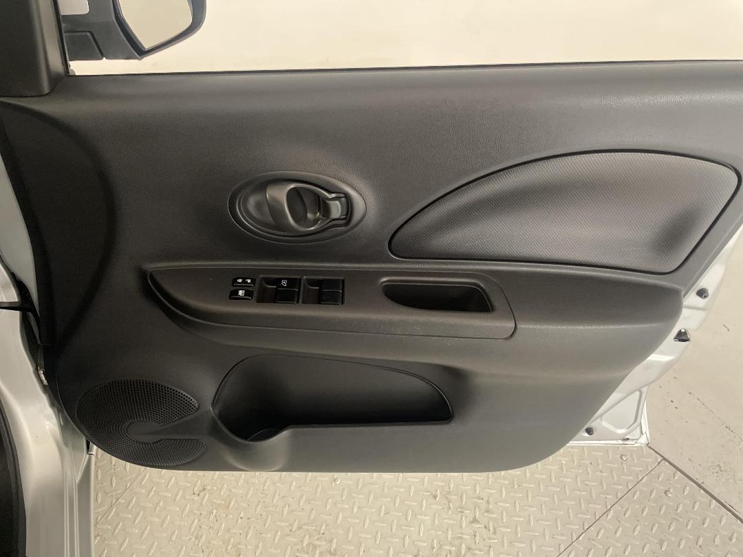 Photo '15' of Nissan March