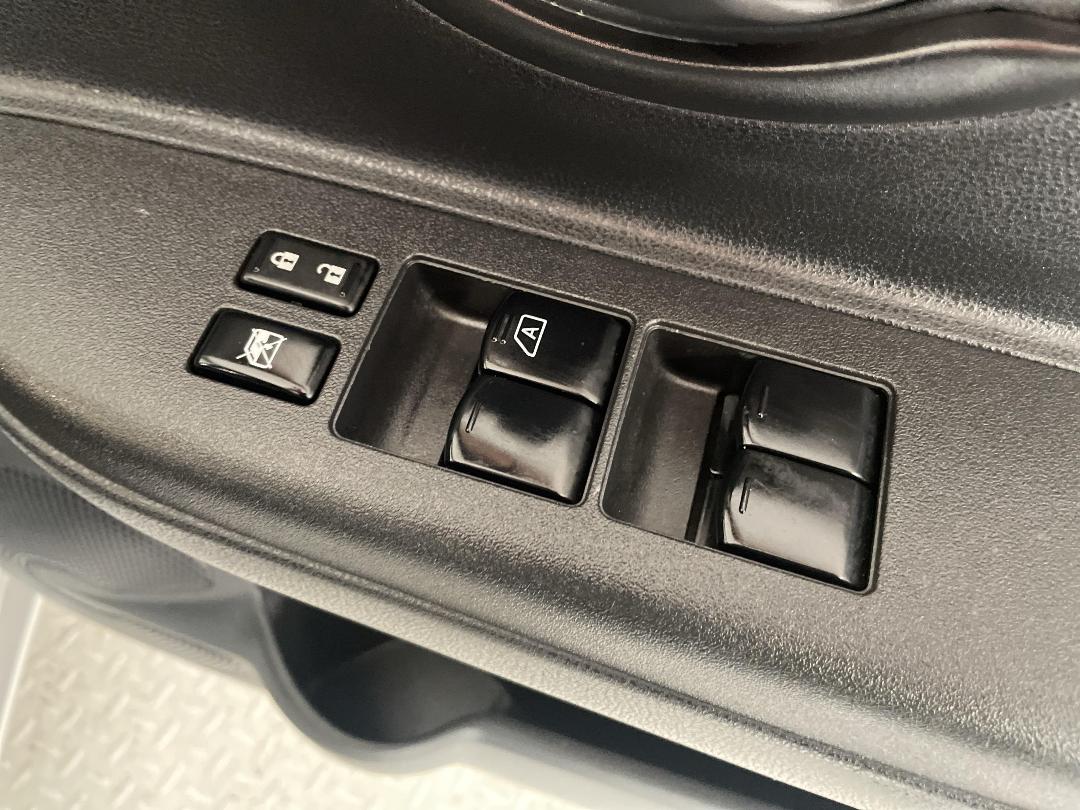 Photo '23' of Nissan March