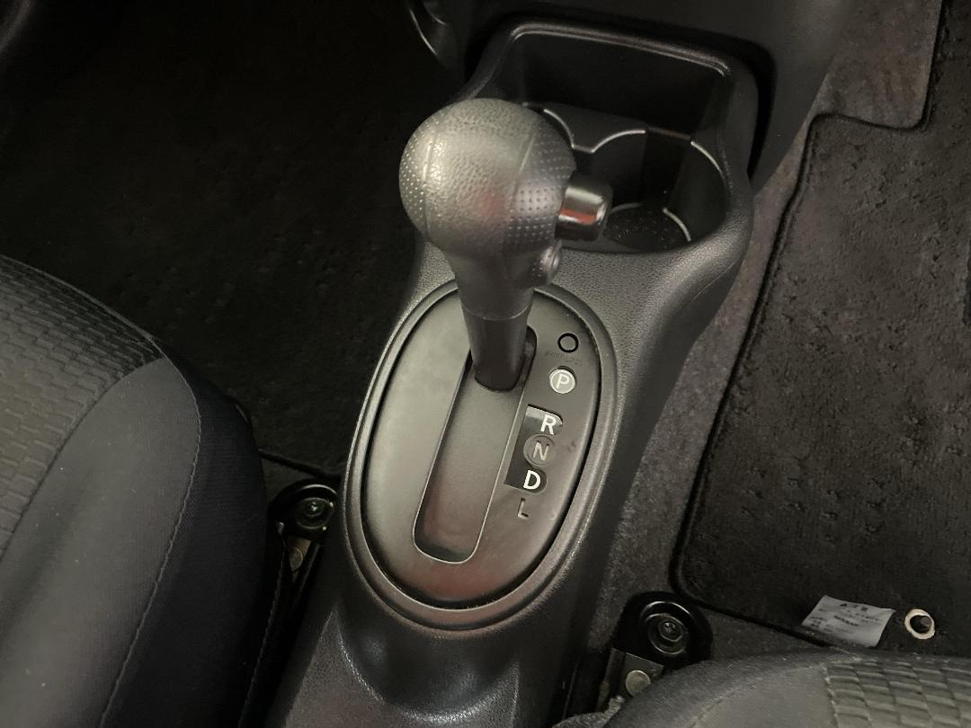 Photo '28' of Nissan March