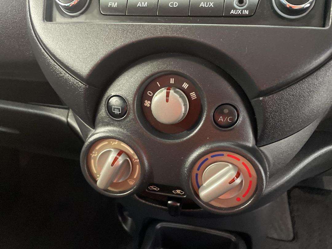 Photo '27' of Nissan March