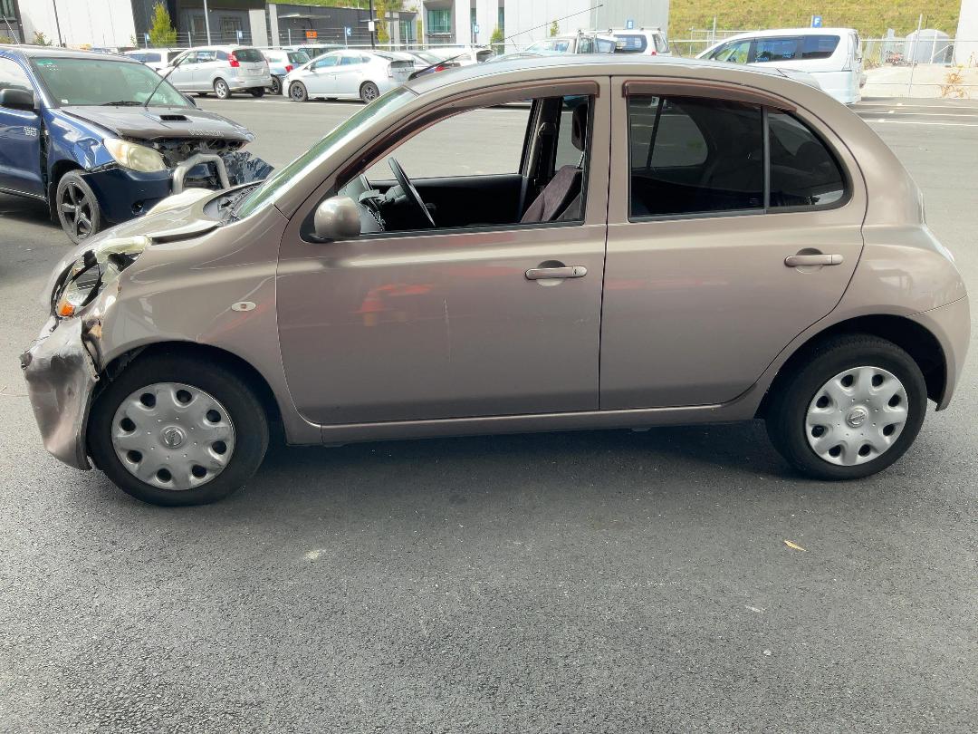 Photo '4' of Nissan March