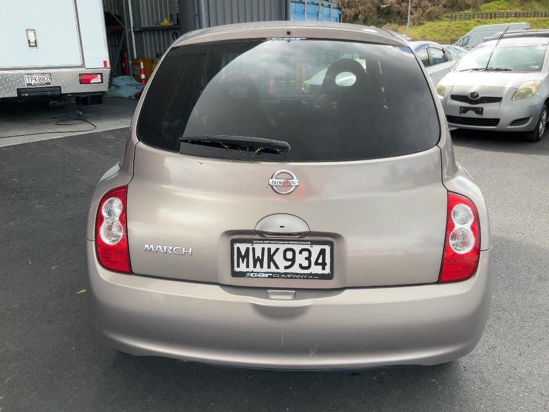 Photo '6' of Nissan March