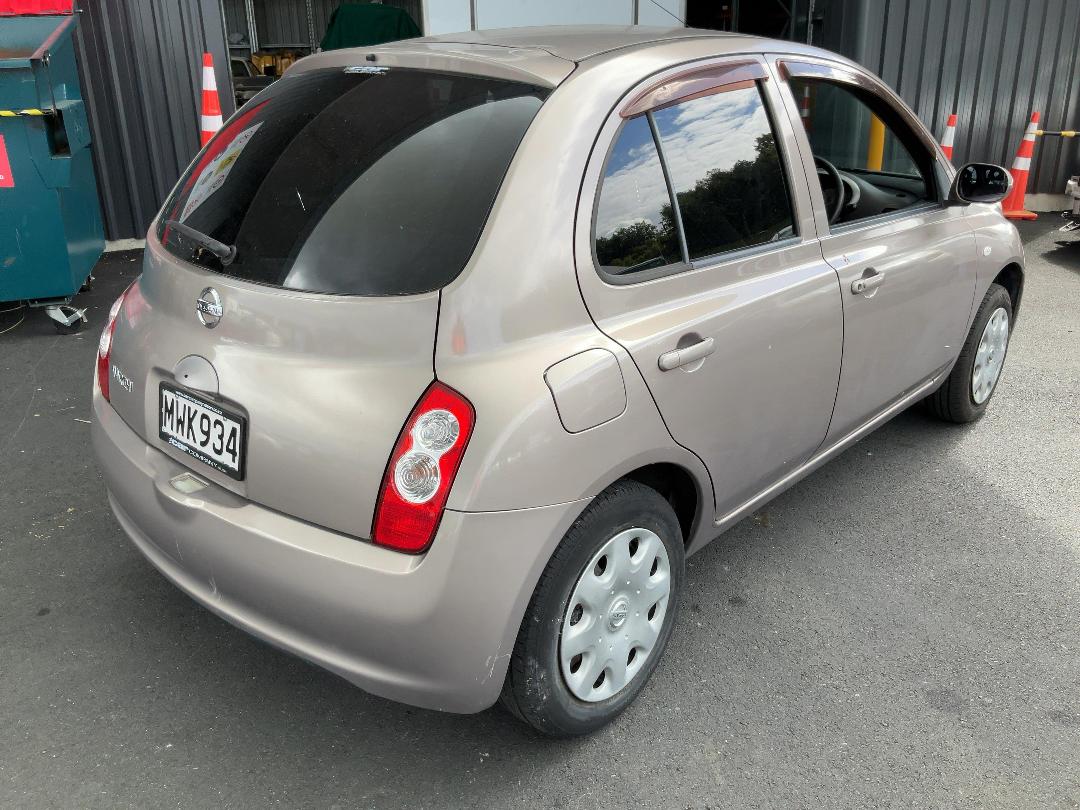 Photo '7' of Nissan March