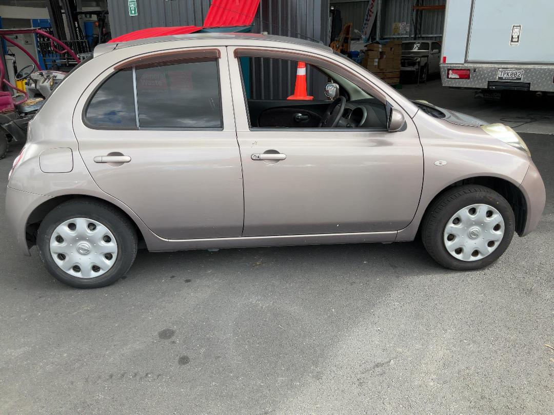 Photo '8' of Nissan March