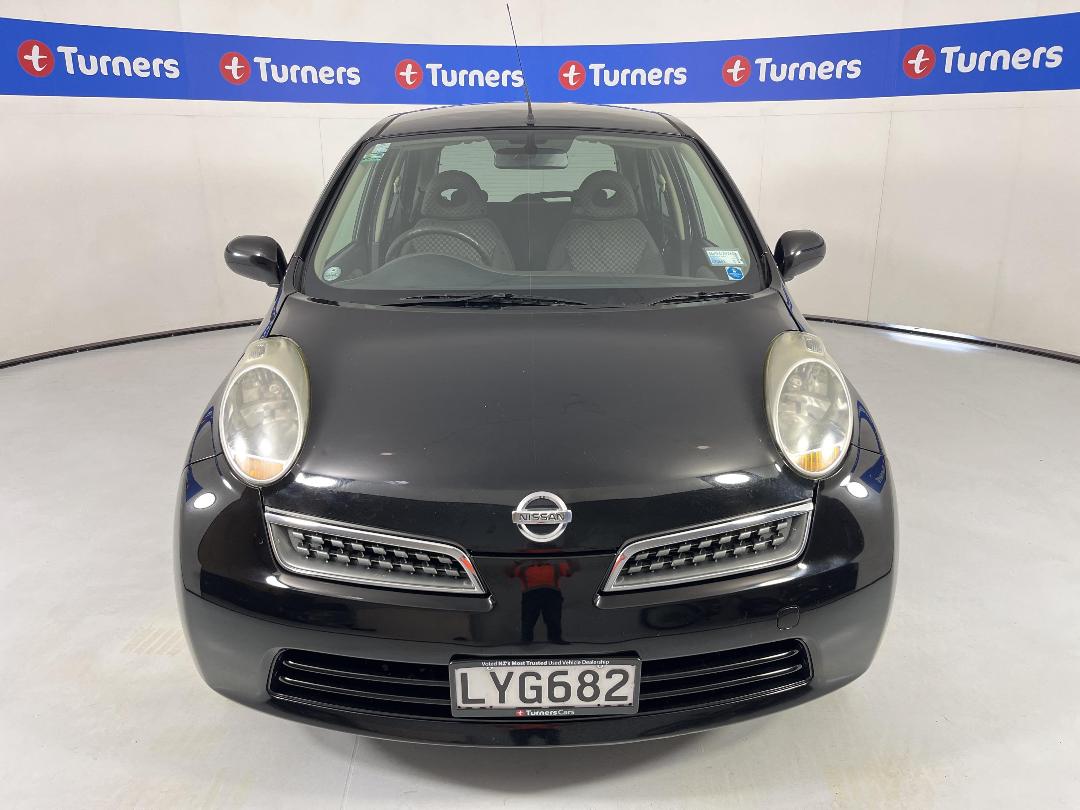 Photo '2' of Nissan March