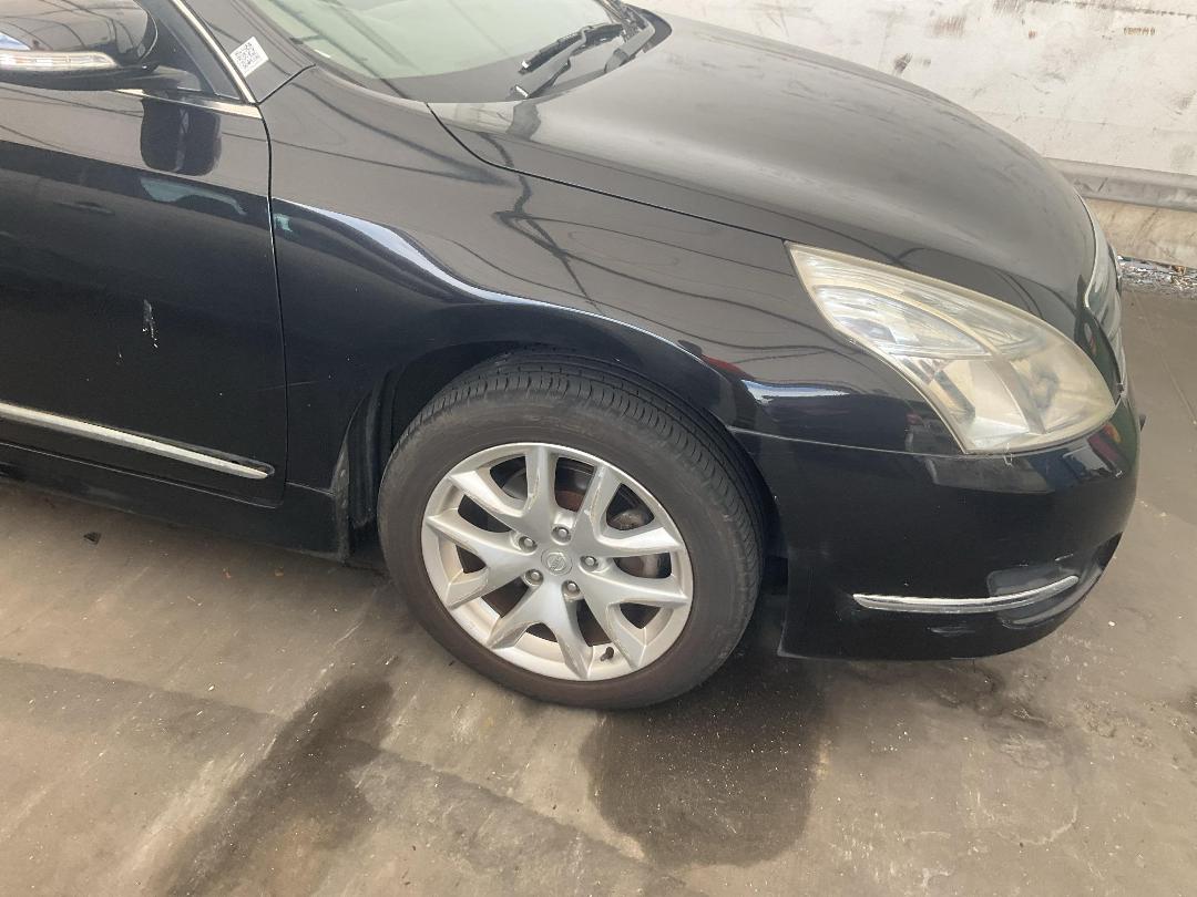 Photo '2' of Nissan Maxima 350L