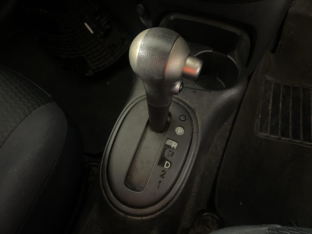 Photo '29' of Nissan Micra