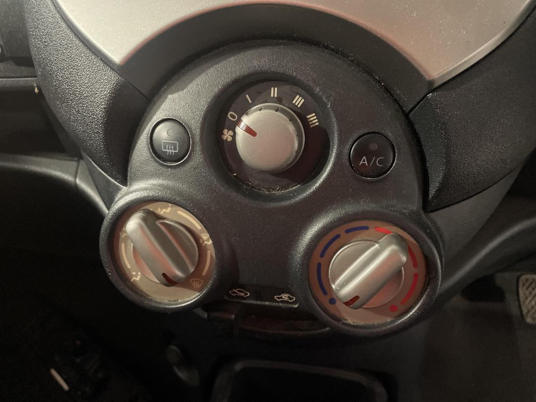 Photo '28' of Nissan Micra