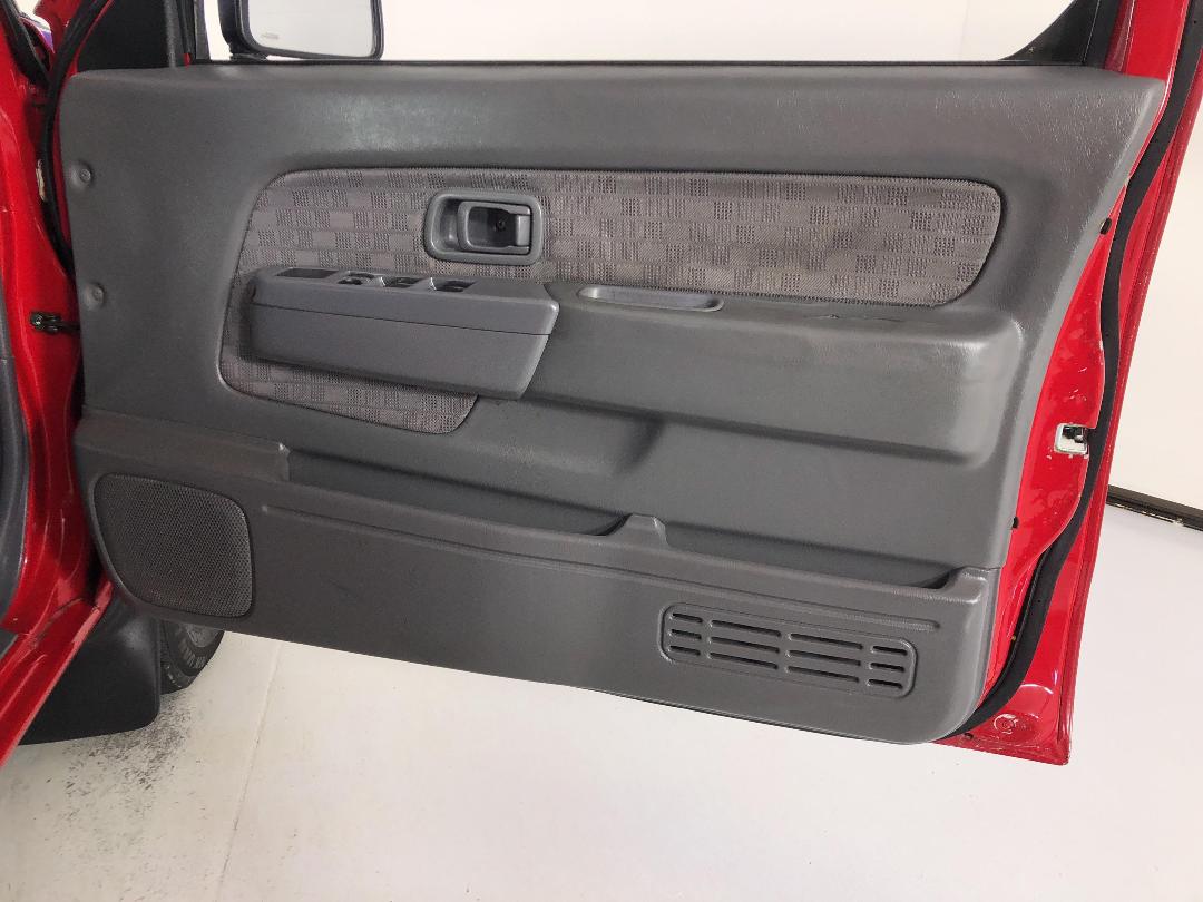 Photo '15' of Nissan Navara