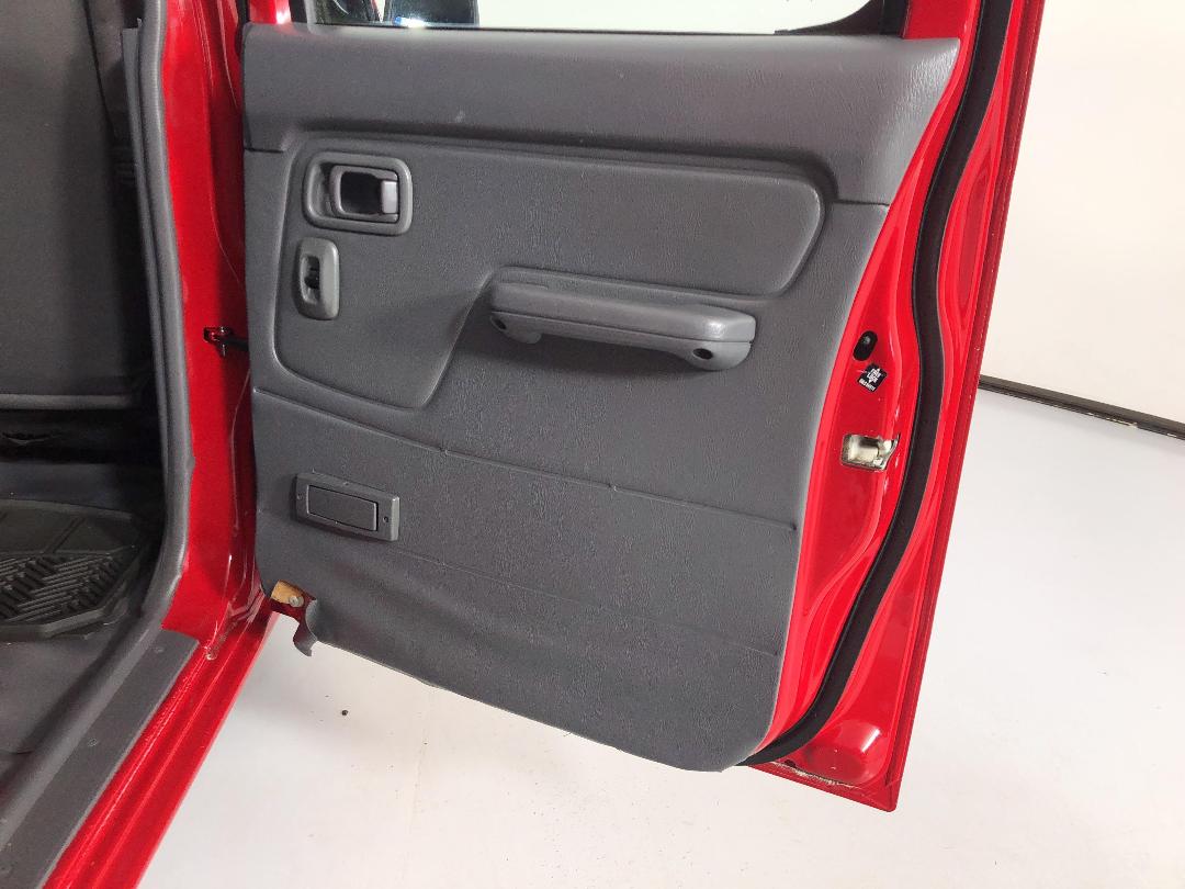 Photo '19' of Nissan Navara