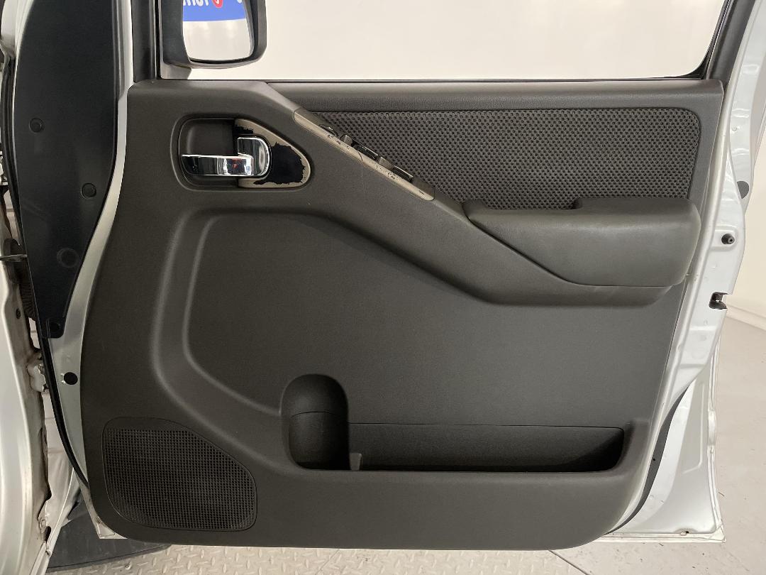 Photo '15' of Nissan Navara