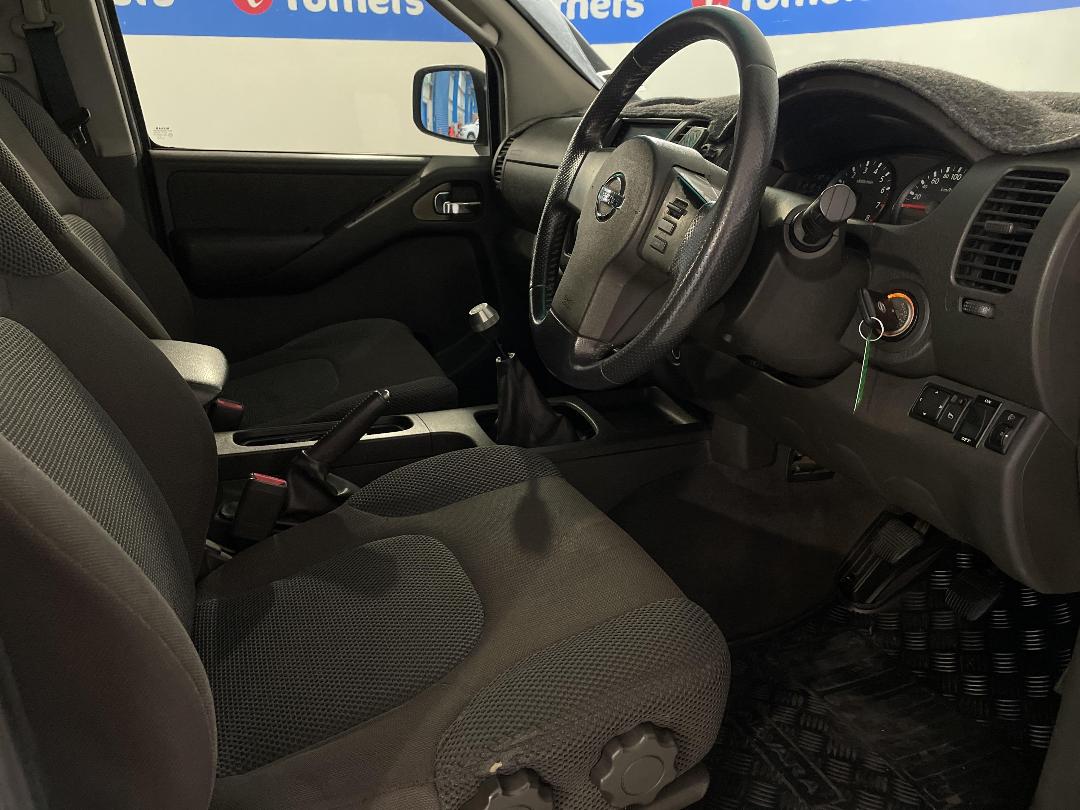 Photo '16' of Nissan Navara