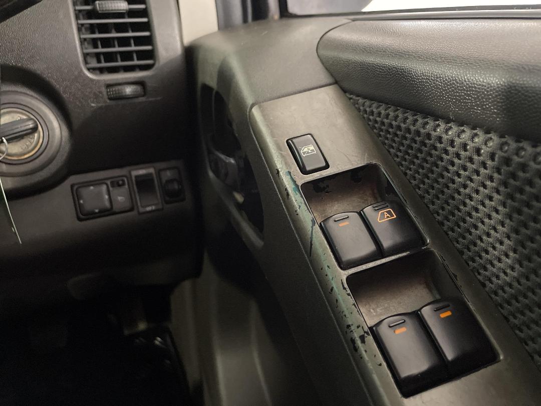 Photo '24' of Nissan Navara