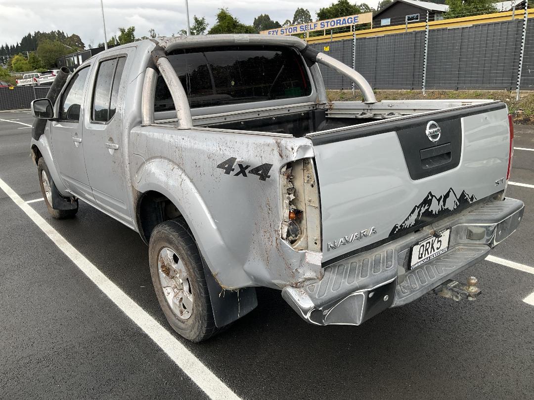 Photo '3' of Nissan Navara D/C ST