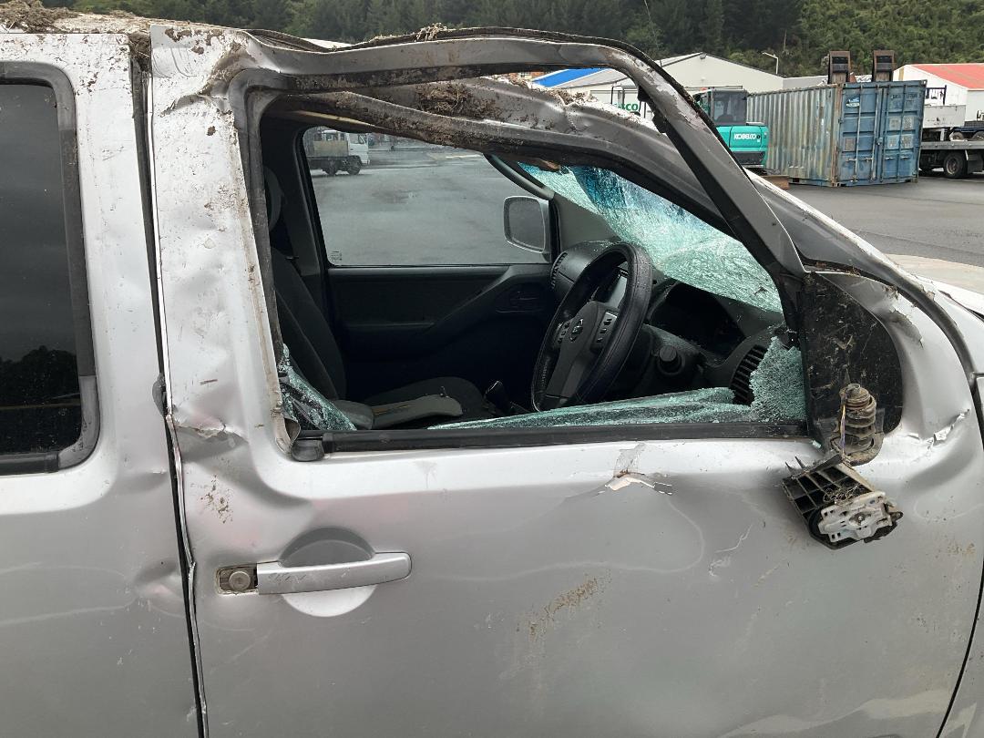 Photo '7' of Nissan Navara D/C ST