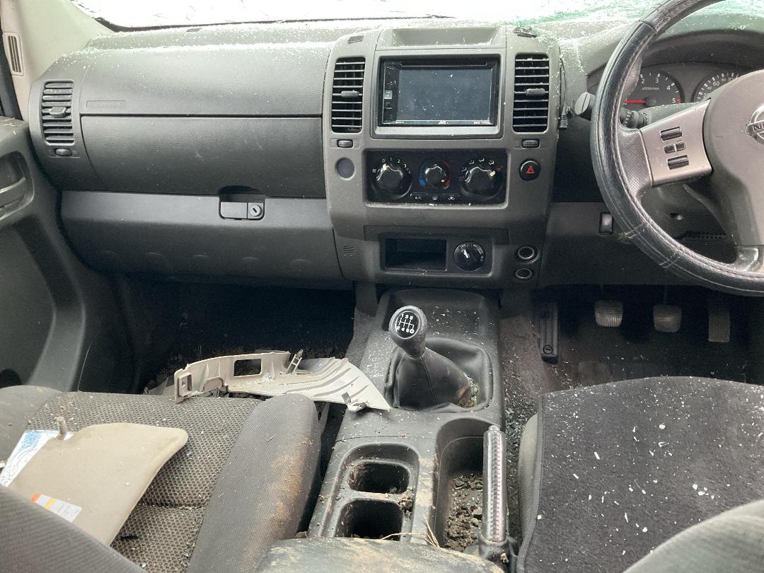 Photo '11' of Nissan Navara D/C ST