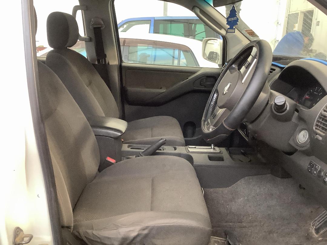 Photo '10' of Nissan Navara D/C ST