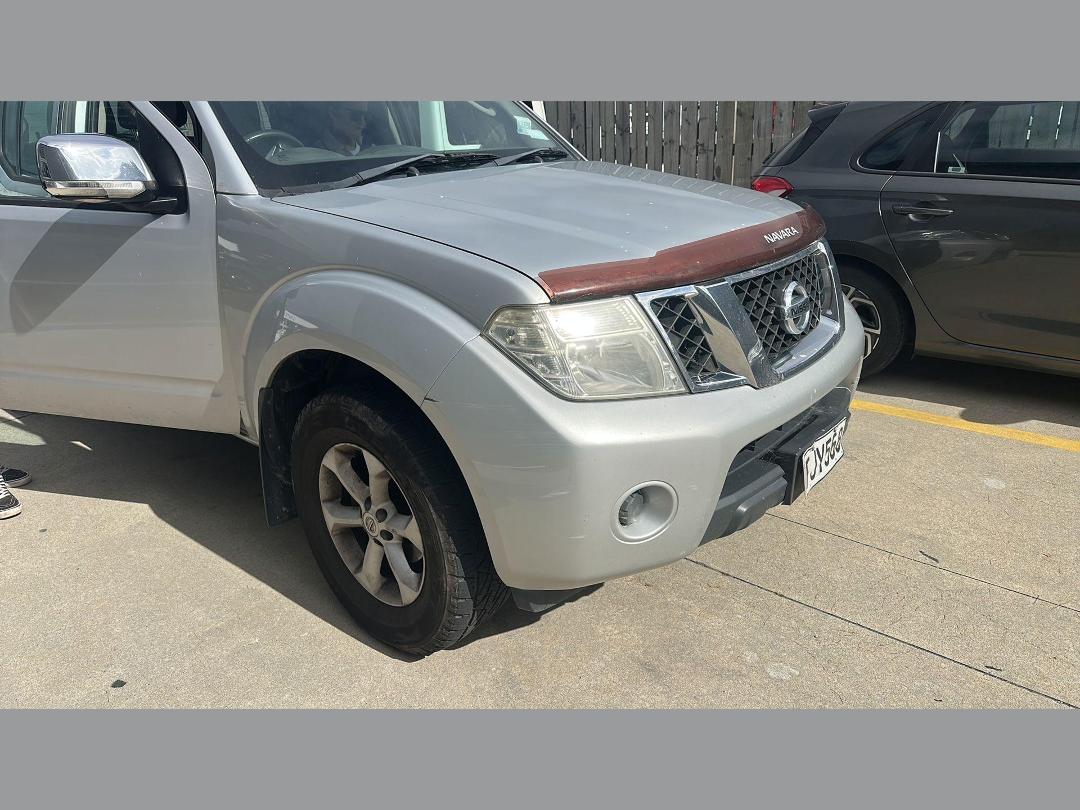 Photo '2' of Nissan Navara D/C ST-X