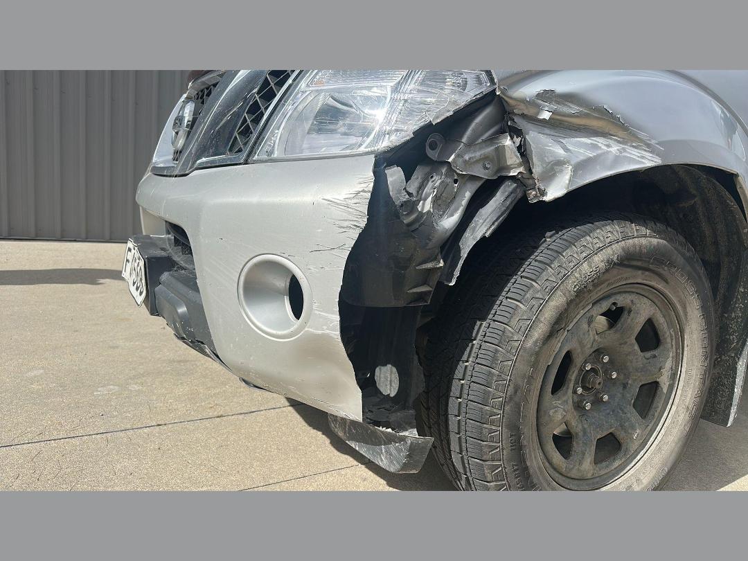 Photo '3' of Nissan Navara D/C ST-X