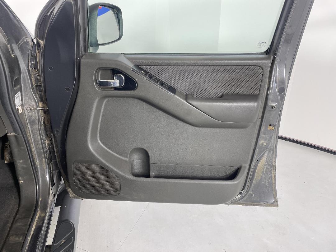 Photo '15' of Nissan Navara