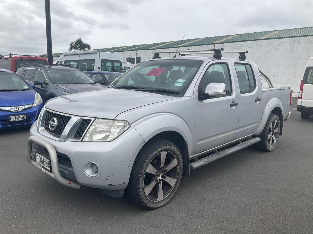 Photo '3' of Nissan Navara D/C ST-X