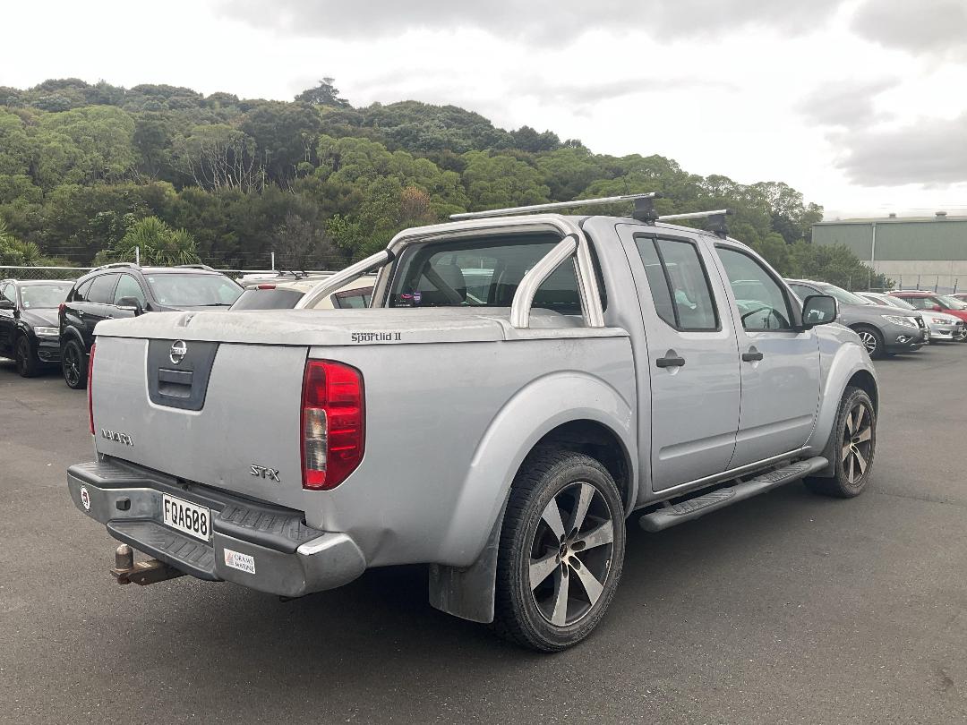 Photo '4' of Nissan Navara D/C ST-X