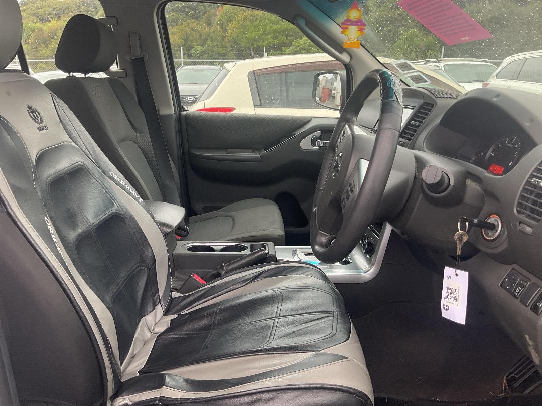 Photo '6' of Nissan Navara D/C ST-X